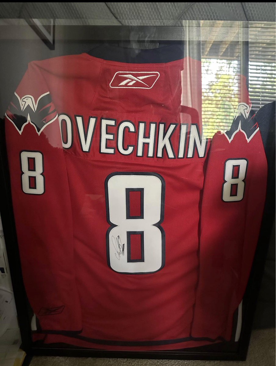 plasticboss's tweet photo. Bought myself a couple birthday presents today 

$325 for both 

Not selling these.

This is for the personal collection 

#nhl #ovechkin https://t.co/1Z9pNSDLHQ