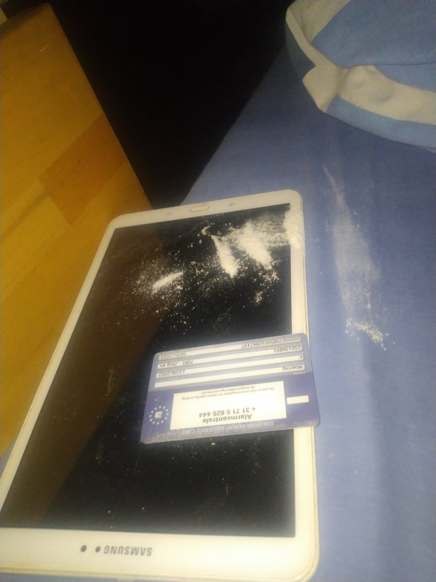ThisIsHexa's tweet photo. @KantKope_ me too, i'm almost out of coke.. https://t.co/gIyje8R4XH