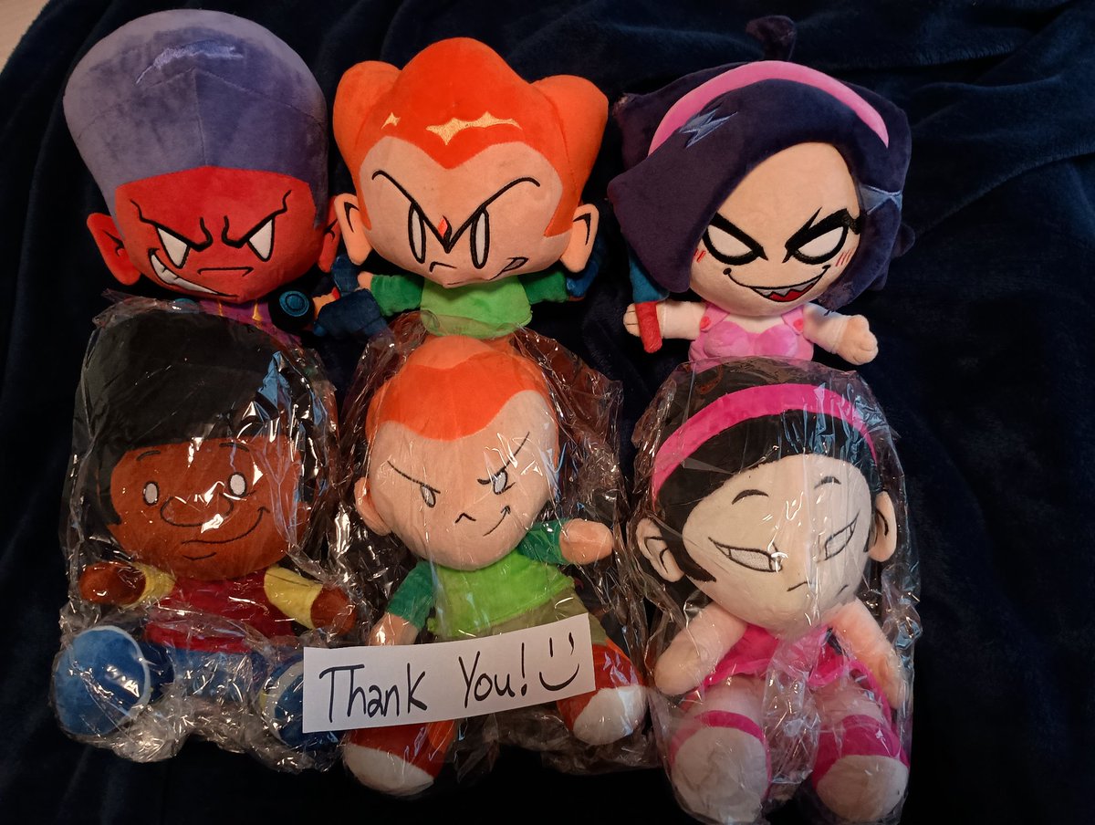 Fun_N_Funki's tweet photo. AAAAHHH I totally forgot about them!!! This is amazing!!!

So many years of loving Newgrounds lead to this. Thank you so much @newgroundsdoc !!!! 

I'll forever love my weird little family 😭 https://t.co/AbjxkIhtF5