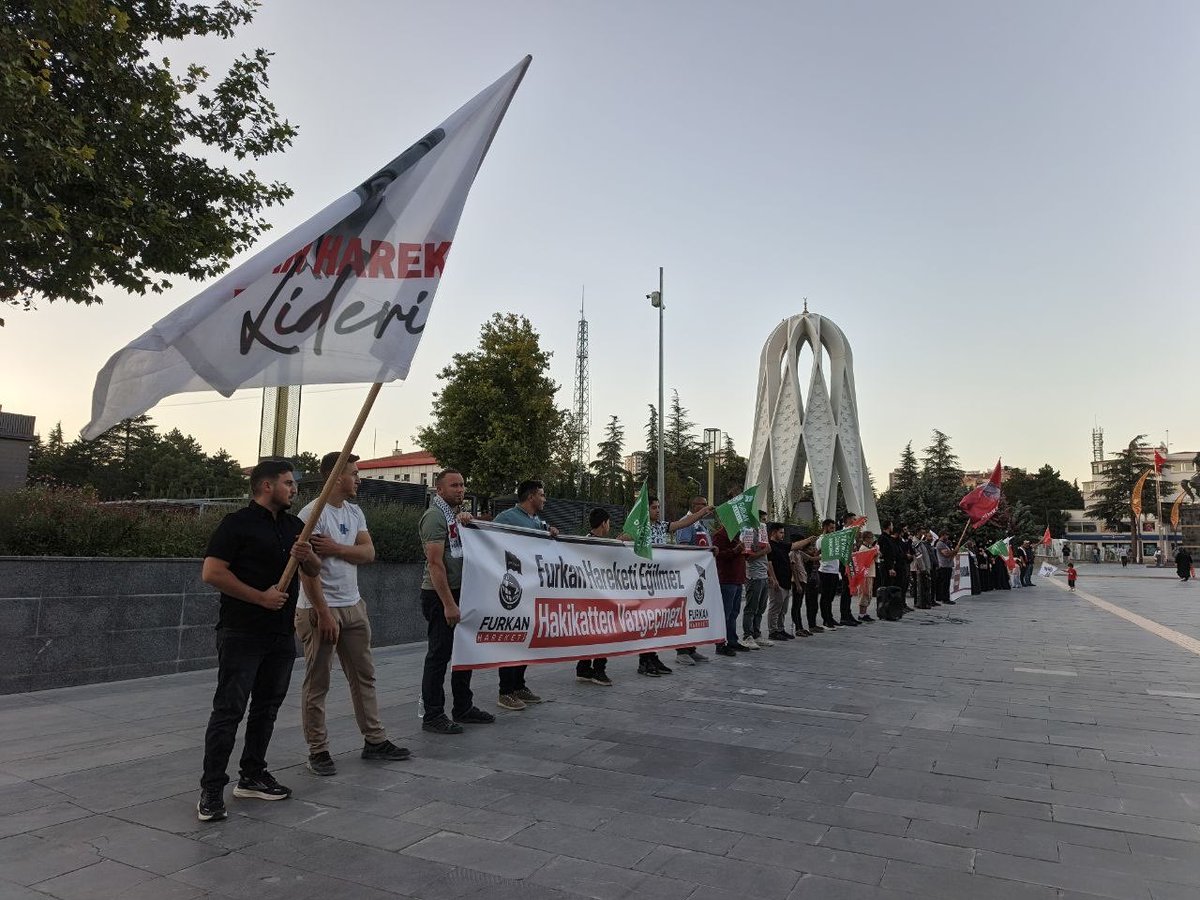 fhoncunesil's tweet photo. ZULME BOYUN EĞMEYECEĞİZ! 

Furkan Hareketi mensupları olarak haksız bir şekilde tutuklanan Alparslan Kuytul Hocaefendi Semra Kuytul Hocahanım ve 42 Furkan Hareketi mensubu kardeşimiz için adalet bekleyişi gerçekleştirdi. 

📍Niğde 

AlparslanHocaya Özgürlük 
SemraHocaya Özgürlük 
FurkanHareketi Tertemizdir