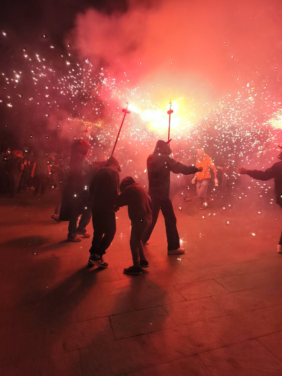 amartinezabarca's tweet photo. Primeres experiències del meu petit al correfoc! #FMSabadell https://t.co/DrxE8CelLB