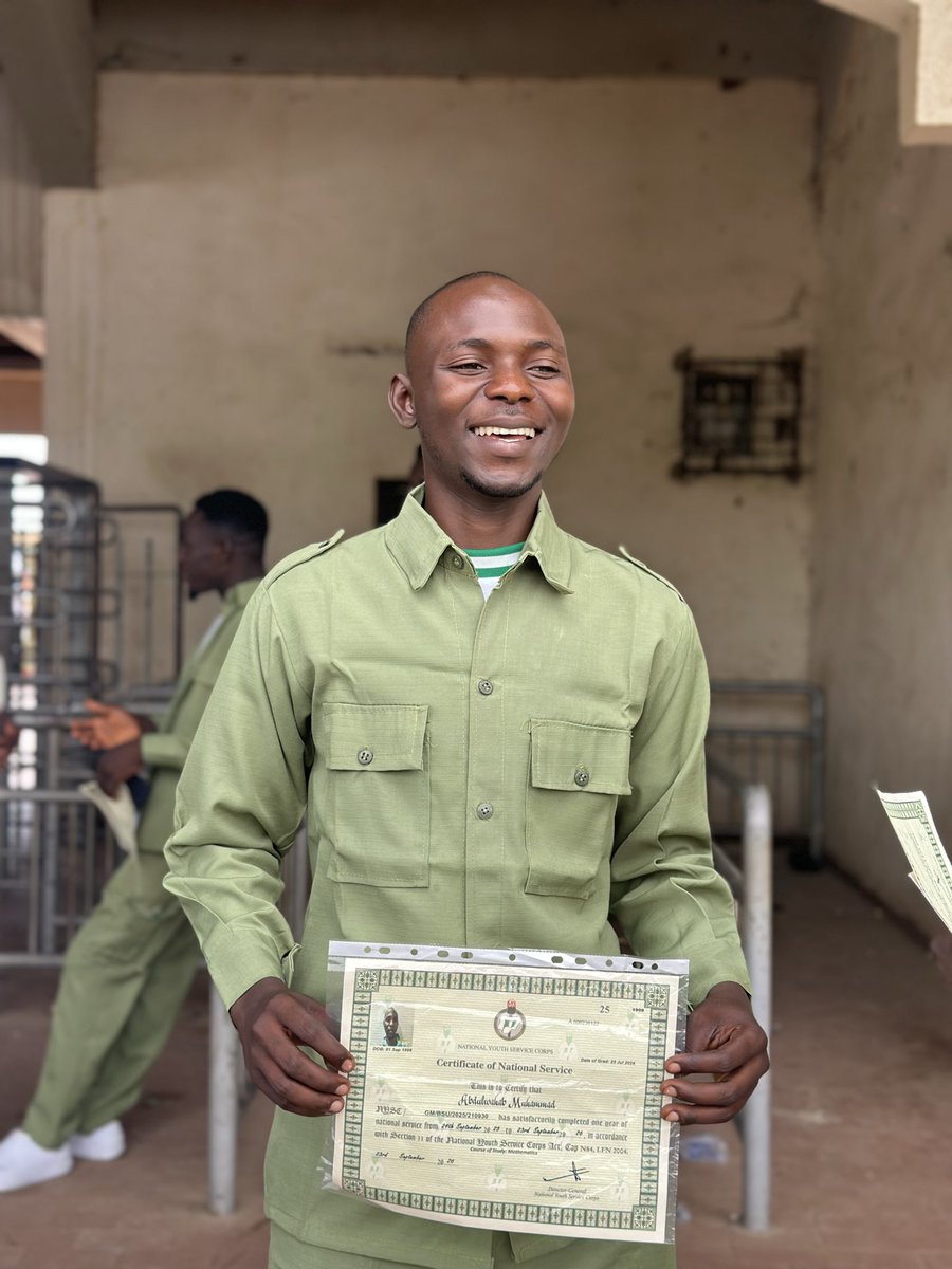 Chiroma32's tweet photo. Alhamdulillah for completing my NYSC! Grateful to Allah, my parents, and loved ones. May this certificate open greater doors.

Aamin Yaa Hayyou Yaa Qayyoum.

Thank you all. https://t.co/o0TALYr8Pg