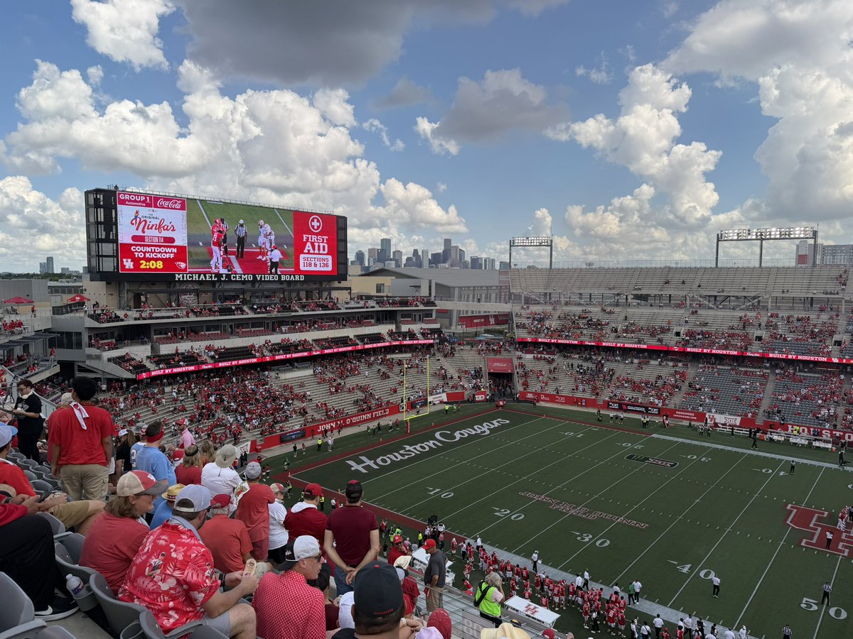 CoogsOnState's tweet photo. 🏈 HOUSTON COUGAR FOOTBALL TICKET GIVEAWAY 🏈
Houston gets the win and now here’s your chance to win!
Two (2) tickets and a Green Lot parking pass to Houston’s game against Southern on 9/12 at 6PM from TDECU Stadium. Seats are in section 308 row 7 which are chair-back seats!
To enter the giveaway:
1) Follow @CoogsOnState
2) Like and Repost
I’ll announce the winner this Wednesday 9/9 right here on X.
#GoCoogs #Coogs #CoogsOnState