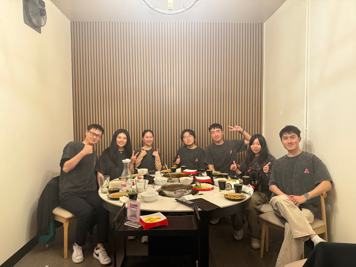 jaxkoh_'s tweet photo. Team bonding 🌊♨️ https://t.co/L9qjieTfGc
