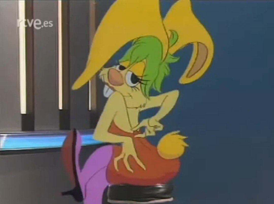 NiCKy648958's tweet photo. before we had Lola Bunny, Spain had Vicky the Rabbit from the variety show "Pero ¿esto qué es?"
she's so cute :3 https://t.co/zLDjJ97P8I