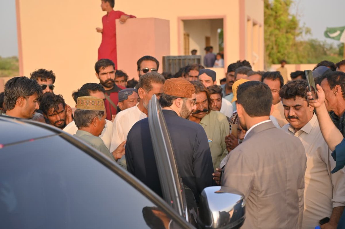 Rawal_House1's tweet photo. Dated 05-09-2026
PPP leader @rawalsharjeel inaugurated the newly constructed schools of village Tharo khan Marri & village Jumo Khoso at UC-84, PS-61, marking another important milestone in improving educational facilities for the local community.
The new school will provide students with a better learning environment and greater opportunities to pursue quality education.
Because every new school is an investment in our children, our communities, and the future of Sindh. 🇵🇰