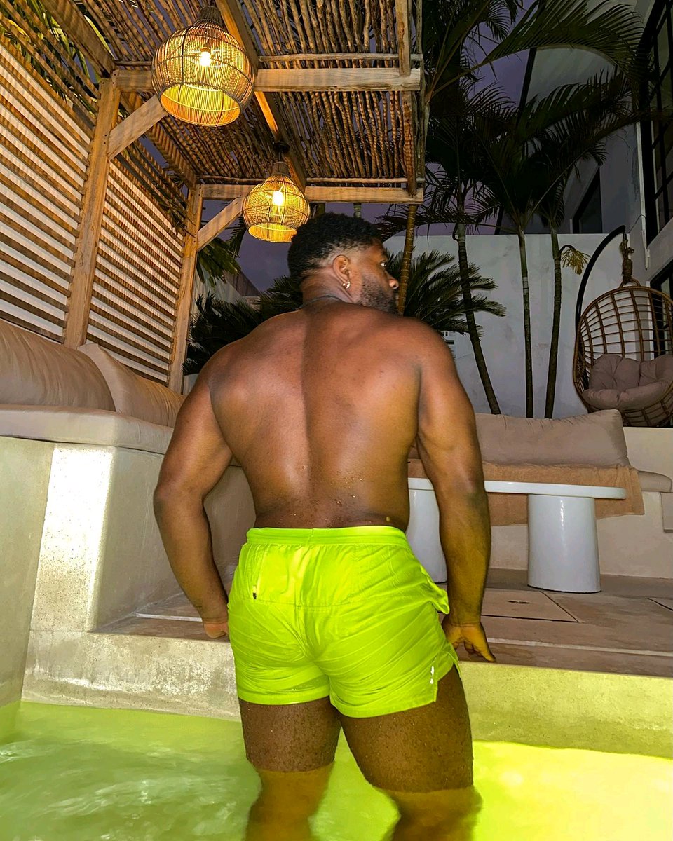 Stevengray8022's tweet photo. I need a more friend 💦 message me now 🙈🥵🥵 https://t.co/S2BtmtNsXr
