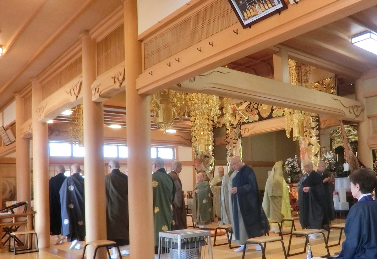 1045_2's tweet photo. おはよう。
昨日は禅林街さざえ堂の施食会法要がありました。
栄螺堂管理の金平山蘭庭院本堂では堂々巡り回向。
今日もしっかり朝ごはん。
よく噛んで。味わって。
クイシンボは
食欲の秋へ。ありがとう、いただきます。 https://t.co/8EytnIWoLh