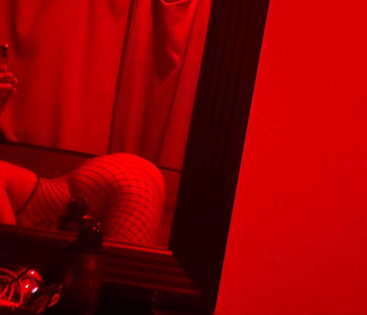 passionatelustt's tweet photo. craving some dick 👅 #slut #goon #latina #pytt https://t.co/KYg4w9FZwa