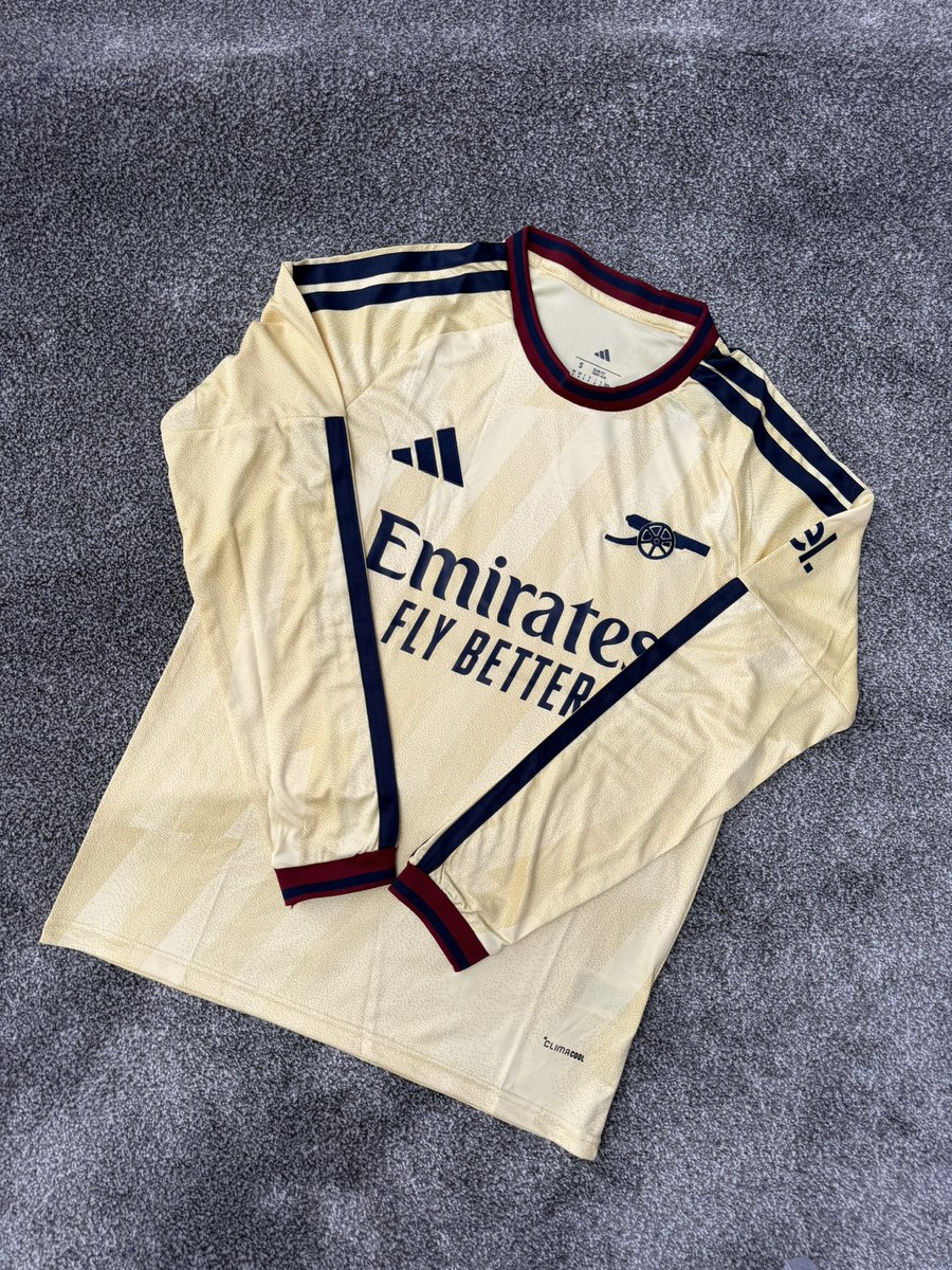 NafSad_'s tweet photo. Long sleeve fan version 

Kano:14k
Abuja:15k

S-2XL https://t.co/3z1qgOxKNR