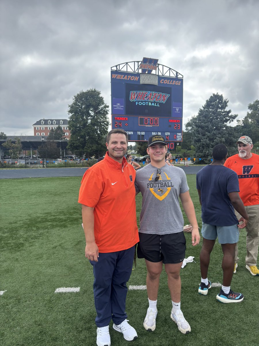 LeonGonzalez___'s tweet photo. Had an amazing game day visit with @WheatonFB today. Always great talking to @Coach__Fay and Coach Scott. Great seeing a Thunder victory!!! #letsroll https://t.co/Jy9eGN8oHu