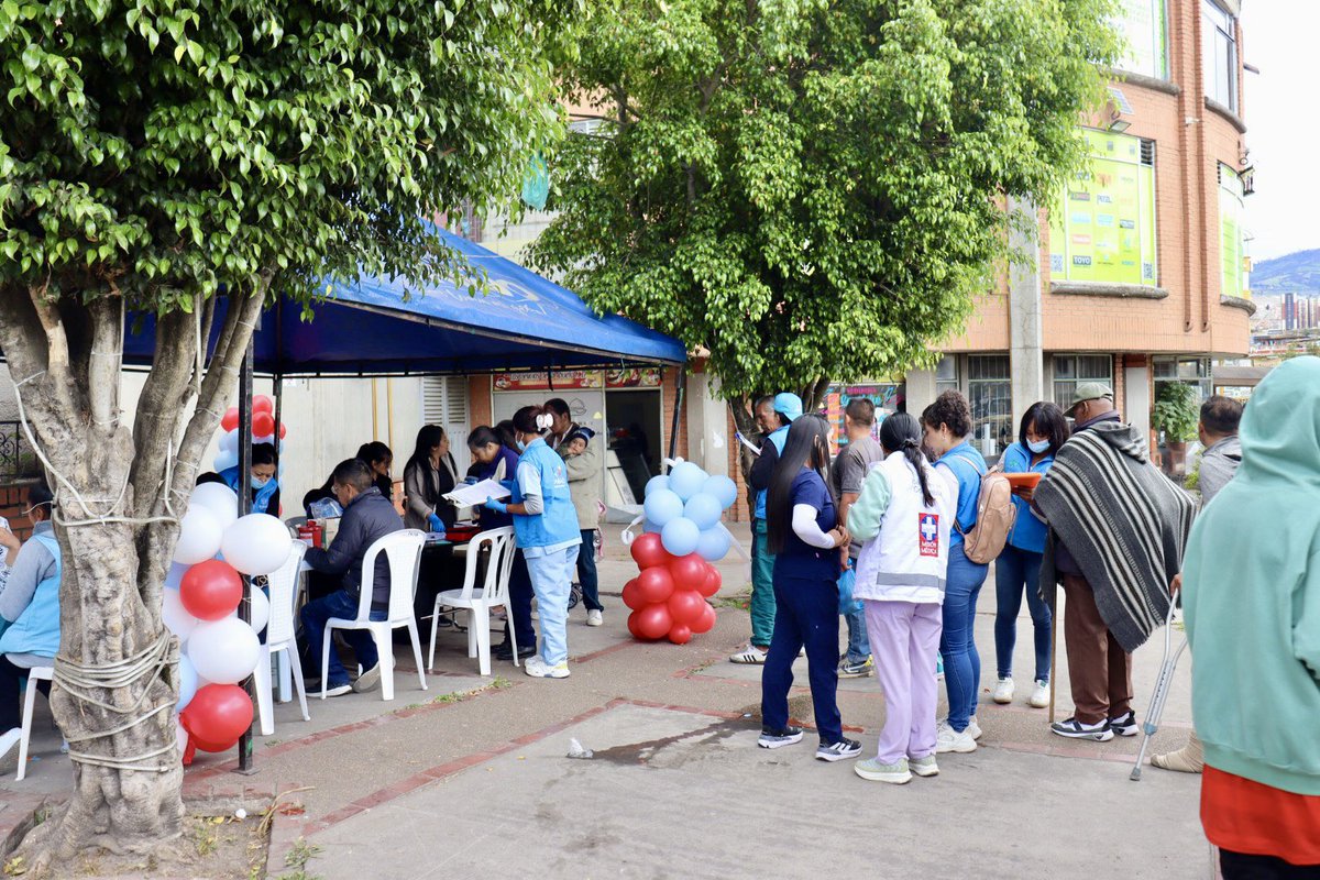 Antonioveira's tweet photo. Hoy sábado acompañé la Jornada de Salud #CAMAD en la Terminal de Transporte de Pasto, donde fortalecemos las acciones de prevención, orientación y detección temprana para población en condición de vulnerabilidad.

Durante la jornada se realizaron aproximadamente 75 tamizajes para VIH, sífilis, hepatitis B y C. 🔬

Desde el HUDN continuamos acercando servicios de salud a la comunidad y promoviendo una atención integral y oportuna.

#HUDN #CAMAD #PrevenirEsCuidar #SaludIntegral #Nariño
