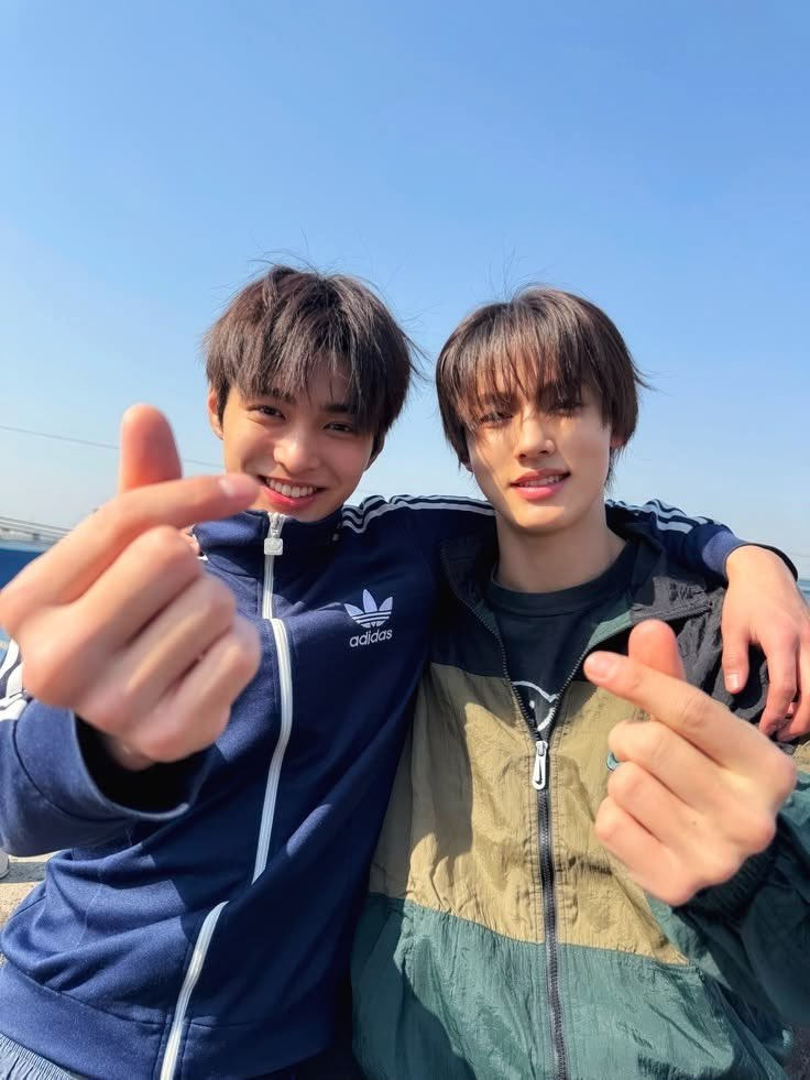 squirrleyjoong's tweet photo. #moothunt lf kpop moots!!
hi!! i'm jen - 16 - 🏴
𝜗ৎ she/her
𝜗ৎ ults: illit, cortis, enha
𝜗ৎ wonhee, seonghyeon biased
𝜗ৎ stan: lsf, ateez, tuide
𝜗ৎ dni: shedtwt, racists
𝜗ৎ i'm very interactive 🥹
♡/↻ to spread
#kpoptwt #stantwt #coertwt #gllitwt #entwt #atinytwt https://t.co/5PpR5t2kiF