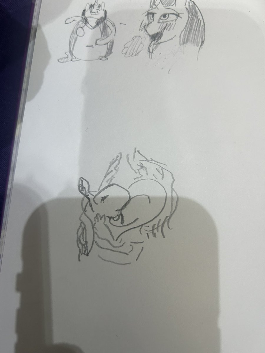 HumorMuhi's tweet photo. Went to MareFair4 and met some cool cats, I also drew this exact thing everywhere, if y’all want I can draw better now that I’m home lol XD (other photos didn’t show up so here’s the rest sorry :(. ) https://t.co/4Zz5qCReIZ
