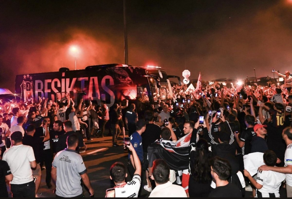Eaglemedia__'s tweet photo. Nevzat Demir Tesisleri alev alev. 🔥 https://t.co/M1gdS0YteT