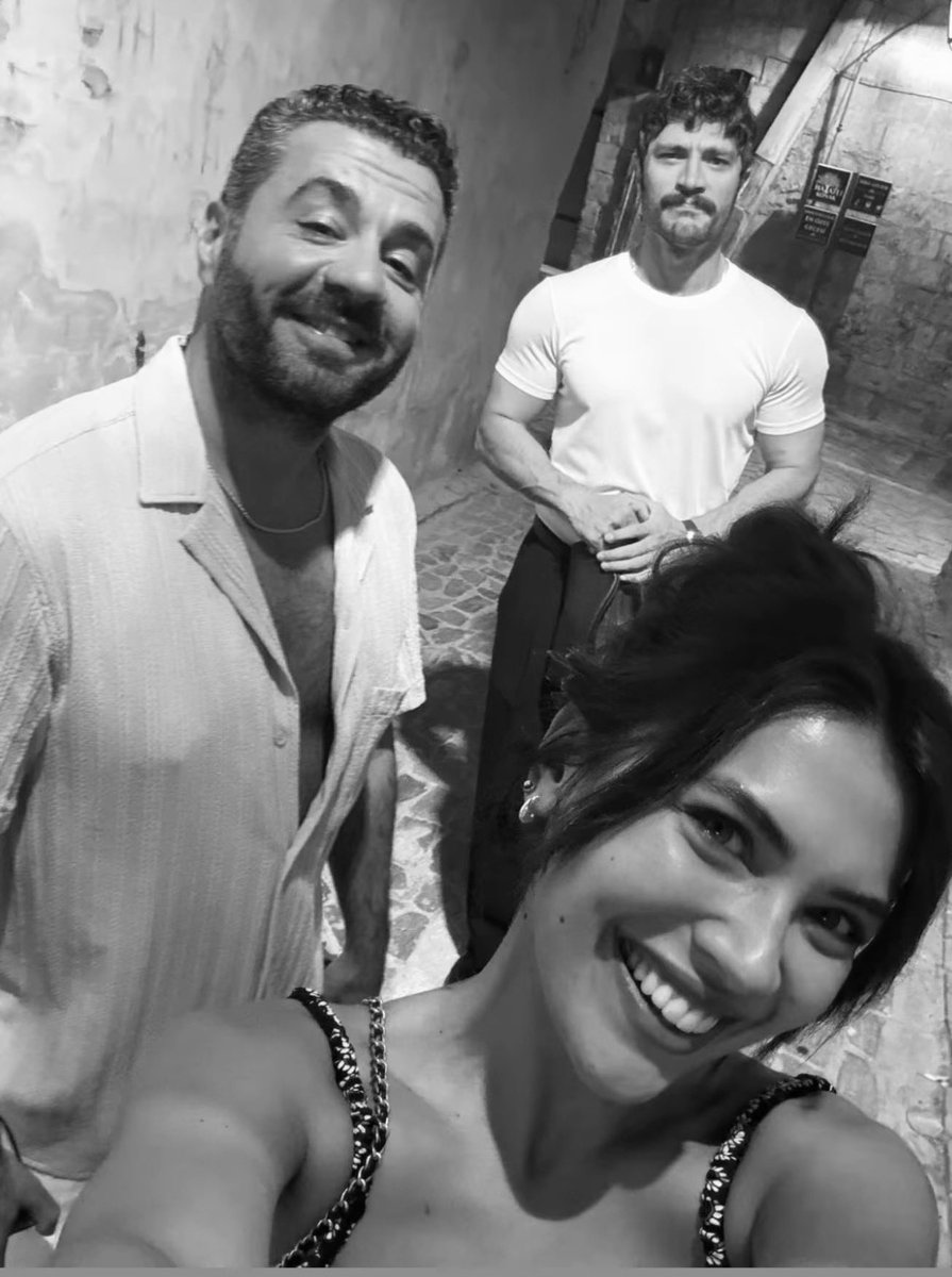 _iiixedn's tweet photo. ياويلي وش هالجمال 😭💞💞💞
انور انت تاج راس الفاندوم https://t.co/PkuOMY0byt