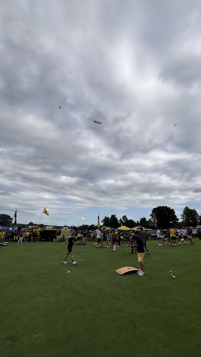 cowboydanl's tweet photo. Michigan golf grounds keepers gotta hate football tailgating season. https://t.co/ceMJlkRsBo