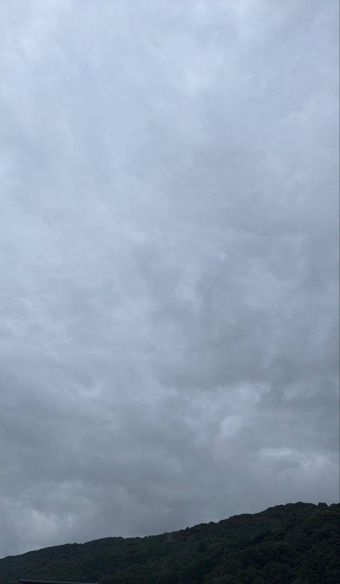 Ranmaru_sauna's tweet photo. RANMARU天気予報❣️

おはようございます　今日の朝もスッキリしない　どんよりとした天気です

いよいよ畑冷泉館今年最後の営業日をむかえこの天気予報も今年最後になります　今日までお付き合い頂きありがとうございました
また来年もよろしくお願いします🙇

＃豊前市
＃畑冷泉館
＃RANMARU天気予報 https://t.co/3U2LMfEMgk