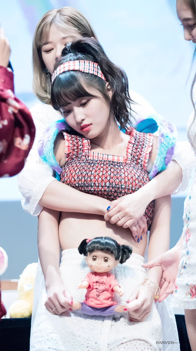 momo old pics on X / X