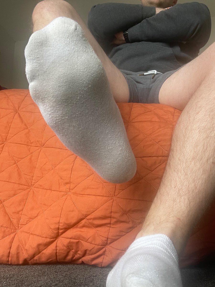 NZDom92's tweet photo. What would you do to see the sock off… 

#feet #soles #footfetish #gayfeet #footslave #feetworshi̇p https://t.co/MB0mvPOydb