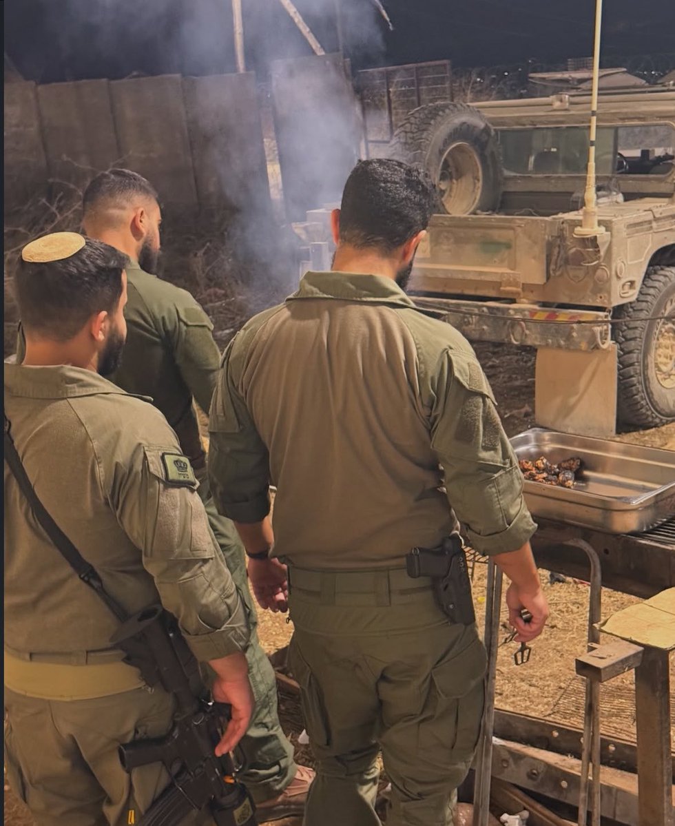 IdfMicheal's tweet photo. Good evening wonderful Israeli 🇮🇱 
Sabbath shalom 🇮🇱🙏 https://t.co/9UQKsWMHfe