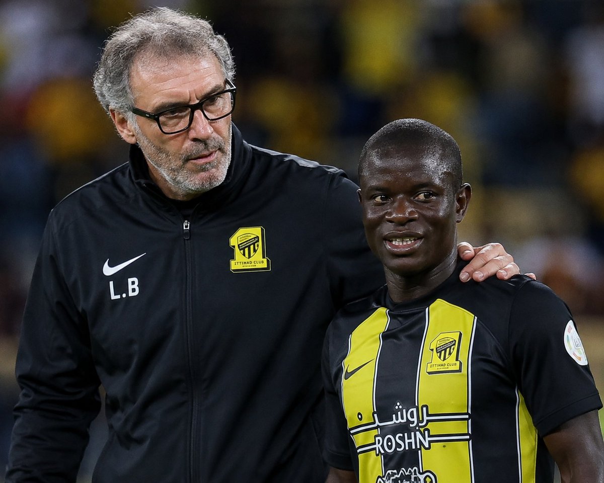 mrtnineteen07's tweet photo. Roma maçından sonra Fenerbahçe'ye Laurent Blanc'ı  getiriyoruz. https://t.co/hGD22dAOWN