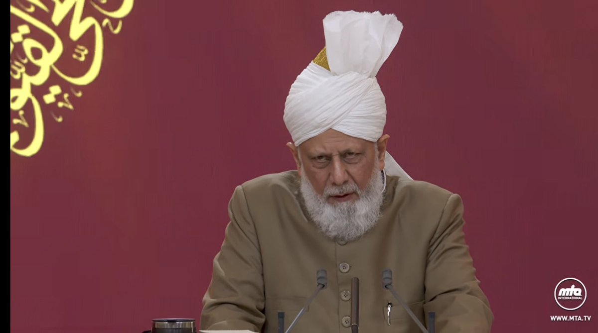 AdilSami21's tweet photo. A powerful message from the address to Lajna at Jalsa Salana Germany:

“Faith always comes first.”

Our responsibility is not only to strengthen our own faith, but to nurture and raise righteous, pious generations rooted firmly in their faith.

#JalsaGermany @JalsaConnect https://t.co/2e8N5WterA