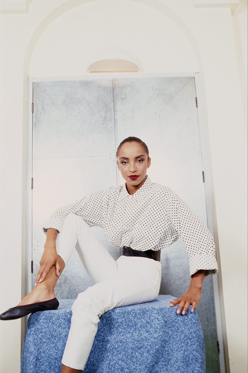 negrsprimaveras's tweet photo. Sade Adu por Tony Mottram. 1988. https://t.co/wV7klXhIpV