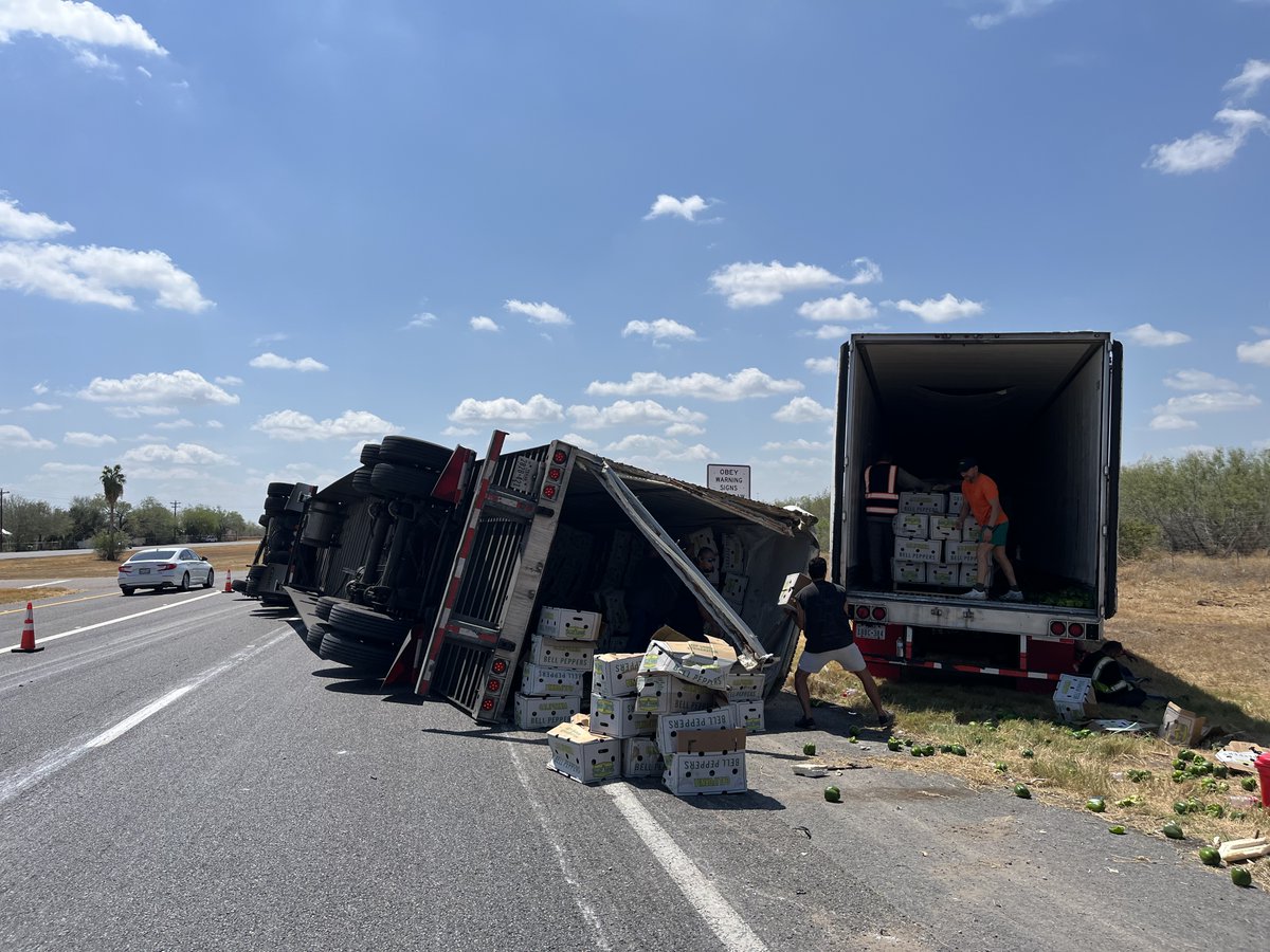 TxDOTPharr's tweet photo. TRAFFIC ALERT/LINN. Southbound US 281 traffic impacted all day after a truck hauling 40,000 pounds of produce overturns. Traffic has been utilizing the NB lanes for NB &amp; SB travel. Truck removal expected soon. https://t.co/Wnx2EL6wiJ