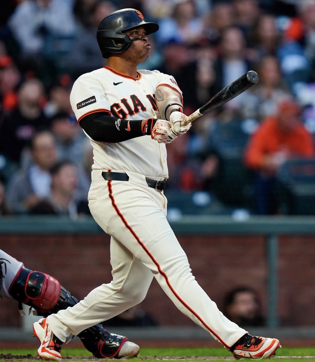 JustBB_Media's tweet photo. Rafael Devers’ offensive ranks since May 1st:

HR: 2nd (33)
2B: T-1st (30)
RBI: 2nd (80)
SLG: 3rd (.588)
OPS: 3rd (.951) https://t.co/Zf58fbCQ2u