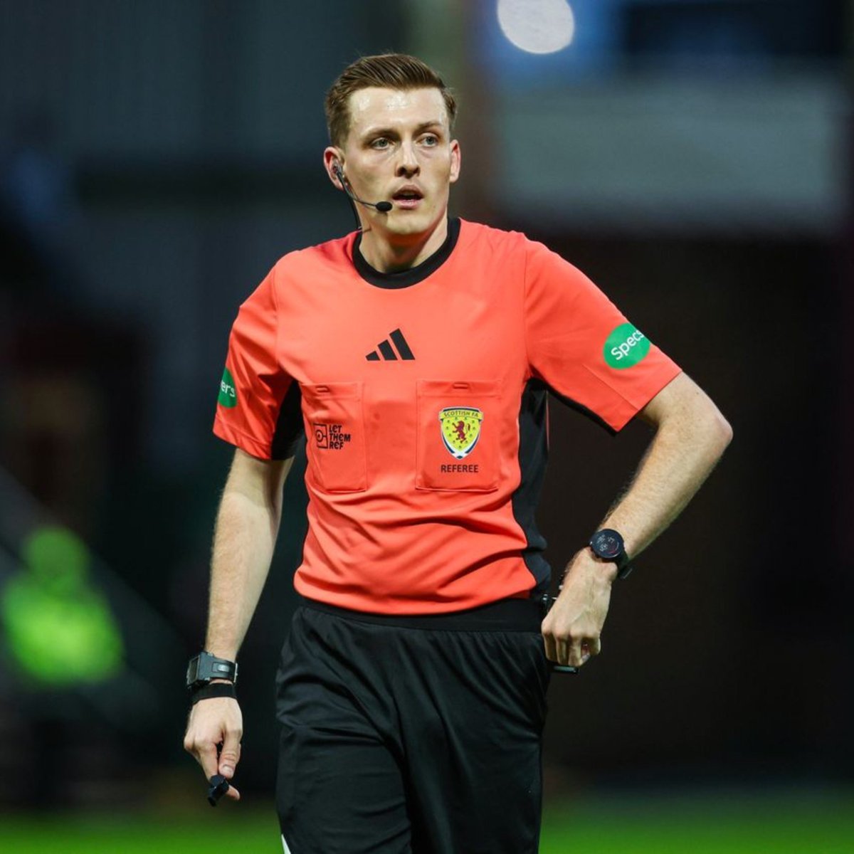 CelticEssential's tweet photo. Referee Ryan Lee and his VAR team had a shocker in Celtic’s win over St Mirren.

• Missed so many fouls. 
• Obscured and blurry frames for Duran's goal. 
• Not being able to use VAR to draw lines and going to the monitor for Mheuka's goal.

Embarrassing for Scottish fitbaw https://t.co/6NnPDkhqXT