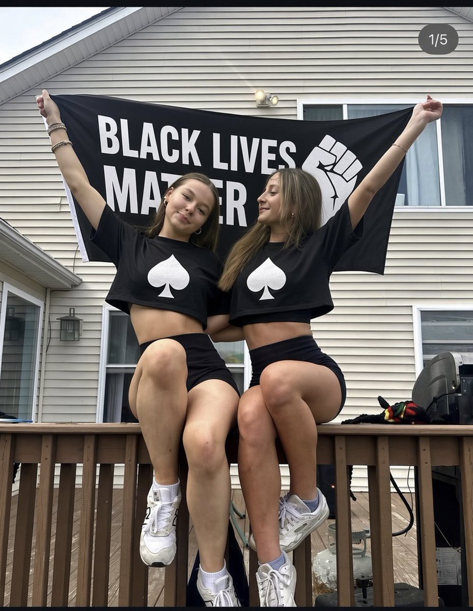 Nikkisissybimbo's tweet photo. Can we normalize this please? #bnwo #blackfuture #bbc https://t.co/L5ovFsH7vv