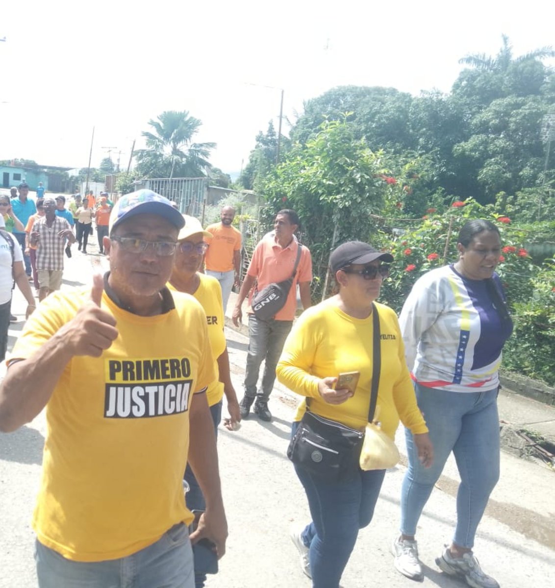pjtomaslander12's tweet photo. Sab,5/9/2026
PJTLander,la MUD en el sector el Rodeo con la mirada puesta en el desafío que tenemos por delante,la democratización del país.Seguimos recorriendo el municipio.Nos preparamos para asumir el papel que nos corresponderá en esta etapa decisiva la democracia ElECCIONESYA https://t.co/sq3IcgMpL1