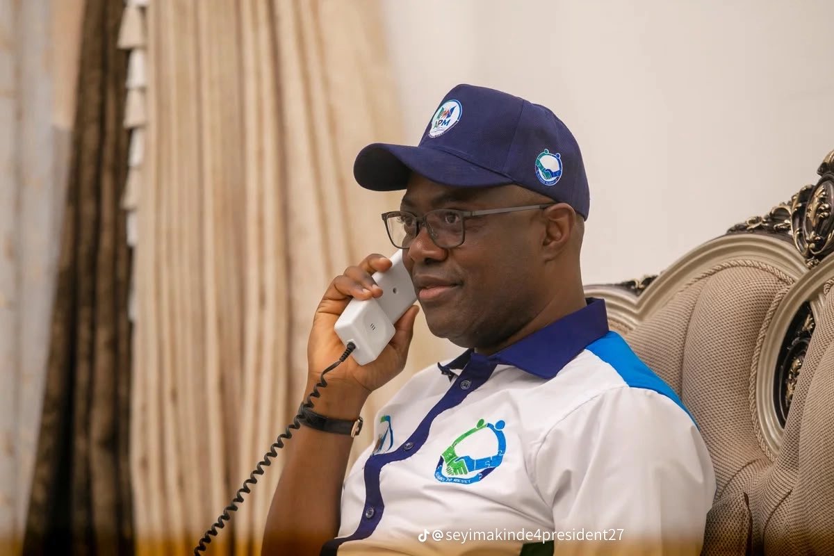sirorla's tweet photo. Leadership is not always about making big promises about tomorrow.

Oyo’s story under Seyi Makinde deserves a closer look.
Stay tuned. 👀

#Voteseyimakinde4president
#Seyimakinde4president2027
#Resetnigeria2027 https://t.co/MXaDa7vUzk