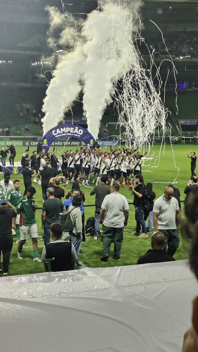 odezinformado's tweet photo. @Casimiro assisti ao vivo a vitória do gigante da colina...minha mulher, palmeirense, disse que fui pé frio, pq fui a primeira vez no nupark e perdeu kkkkk #sub20 #vasco https://t.co/QrY7n3Yq7R