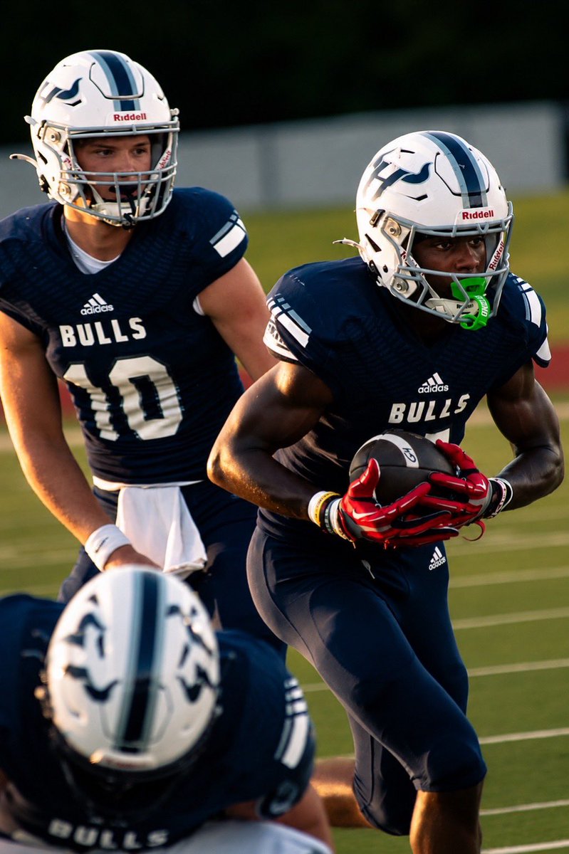 nyonisio2029's tweet photo. Clips from Friday night blowout win, 54–6. 100 rushing yards on 11 carries, sat out the 2nd half. Still plenty to improve. Back to work and onto the next! 🏈 @Coach_TLucas @CoachFree1906 @CoachGoebbel @JardaleBlakeney @coachBGentry #AGTG #2029 https://t.co/9tL5puIUco