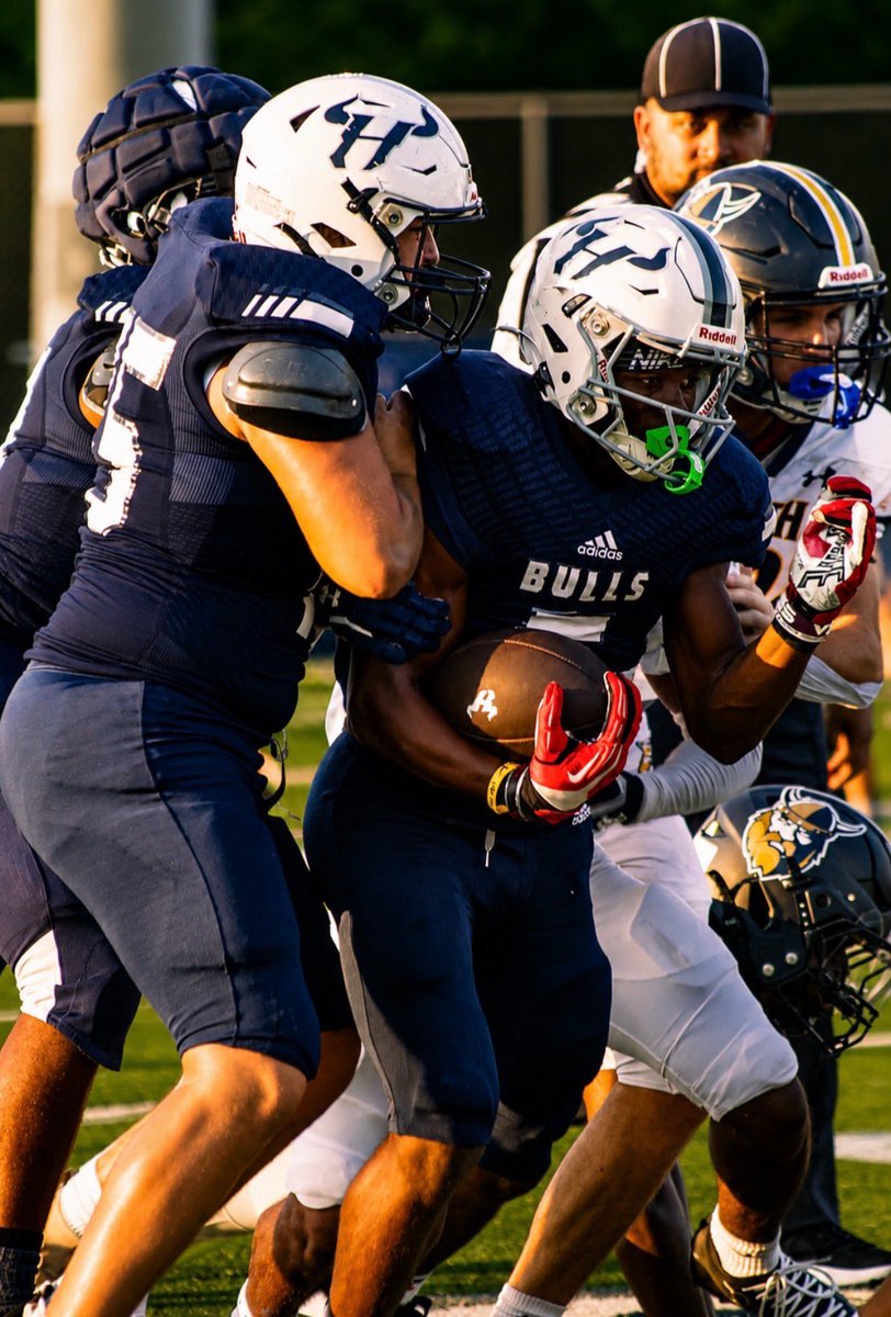 nyonisio2029's tweet photo. Clips from Friday night blowout win, 54–6. 100 rushing yards on 11 carries, sat out the 2nd half. Still plenty to improve. Back to work and onto the next! 🏈 @Coach_TLucas @CoachFree1906 @CoachGoebbel @JardaleBlakeney @coachBGentry #AGTG #2029 https://t.co/9tL5puIUco