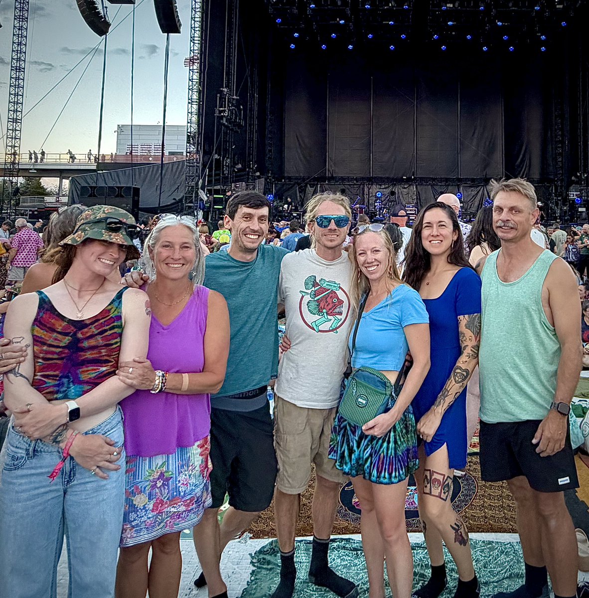 lawngurl's tweet photo. My first show in nearly a year. Got to share it with my long time crew AND my amazingly awesome daughter!!
So grateful to be here. Special thanks to @22Deuces https://t.co/uqkBdN7Prf