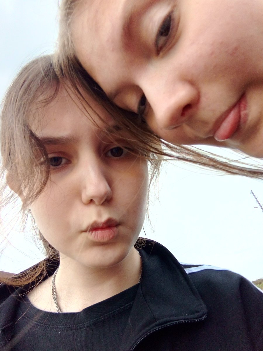 lerronwad's tweet photo. с любимкой седня виделись❤ приехала ко мне, попиздели, уехали @linaaw28linaav7 https://t.co/ahDvOgvLKi
