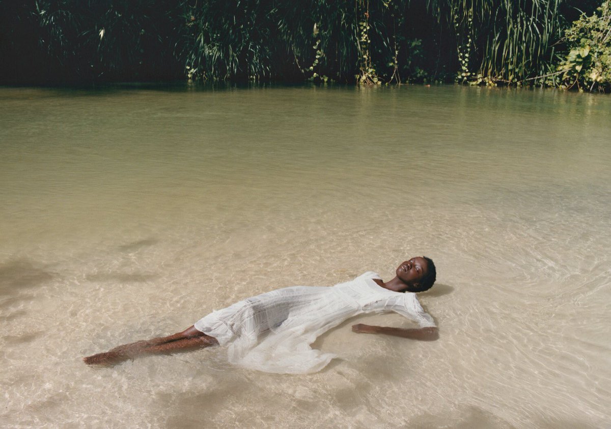 aseelswaid9's tweet photo. Anok Yai for Vogue © Nadine Ijewere https://t.co/D0PmWYDNyy