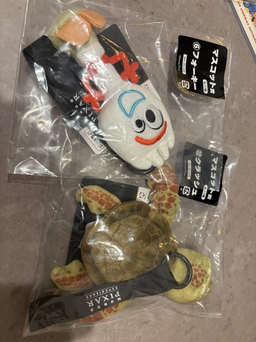 EUtachallenge's tweet photo. カーズ20周年映画→ピクサー展(グッズだけ)
致死量のマックイーンを浴びた気がする😂
1週間限定公開で今日しか行けなかったからわざわざ有料会員になって先行でチケットとった😂
欲しかったものほぼゲットできて嬉しい〜
フリューくじは値段高いのに確率低すぎですよ… https://t.co/jFGYQyaWms