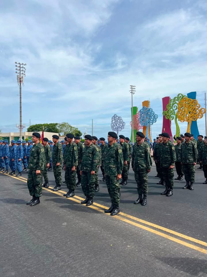Plomo19792's tweet photo. 🔴 Inicia la Exposición Estática del Ejército de #Nicaragua desde la Plaza La Fe en Managua, en saludo al 47 aniversario de fundación.🫡🪖🇳🇮 https://t.co/7F2ivCNauj