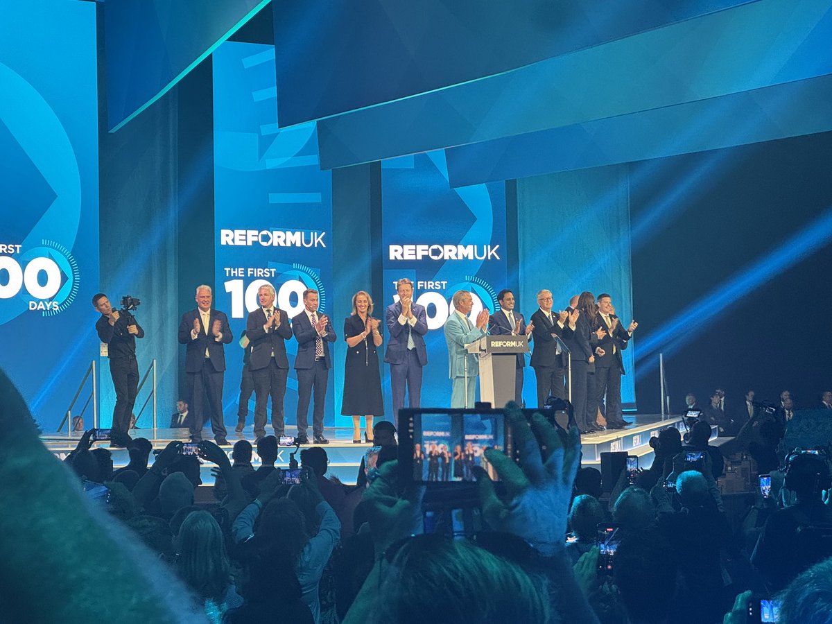 ElizabethDB02's tweet photo. Such an amazing time at conference 🇬🇧🩵 https://t.co/yCYPU1aJE8