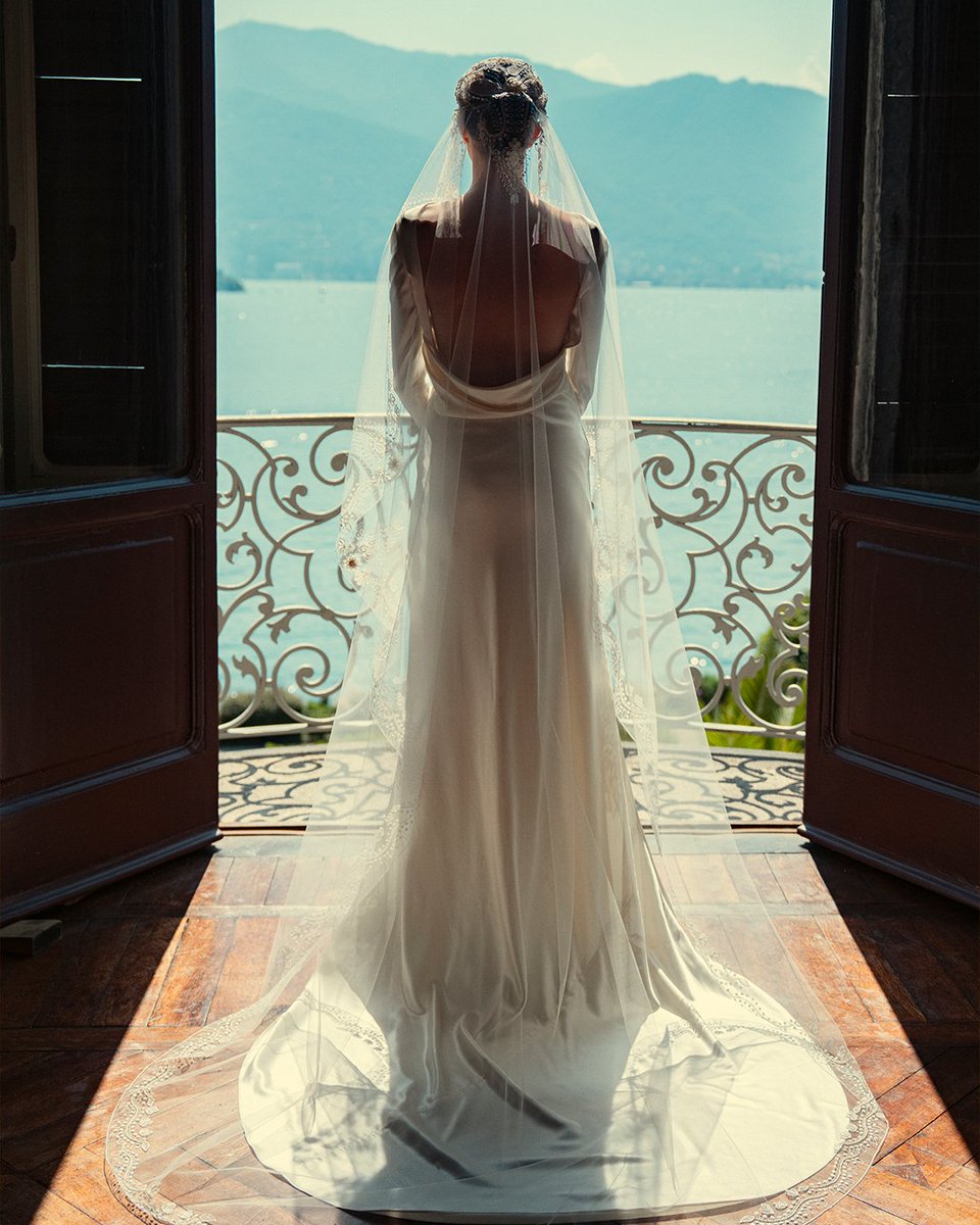 NetflixUK's tweet photo. A beautiful Italian wedding. What could possibly go wrong? #TheGentlemen https://t.co/9xeA7WgkKp