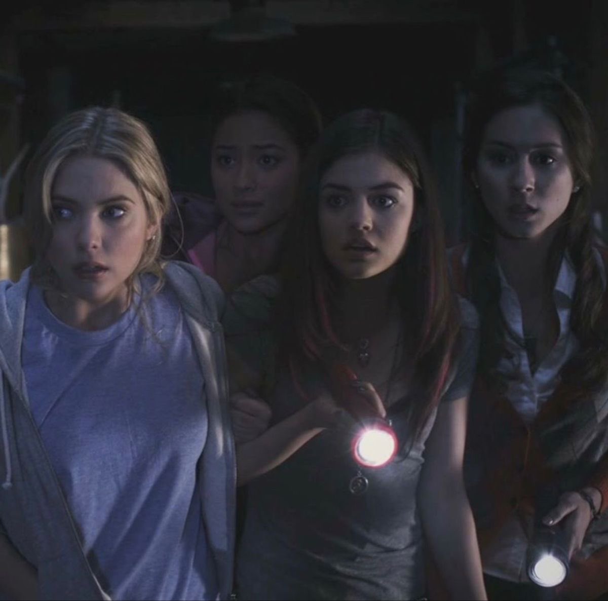 parkersmjw's tweet photo. so happy to see pretty little liars love on my tl because it’s the best show ever https://t.co/97OoDUMn03