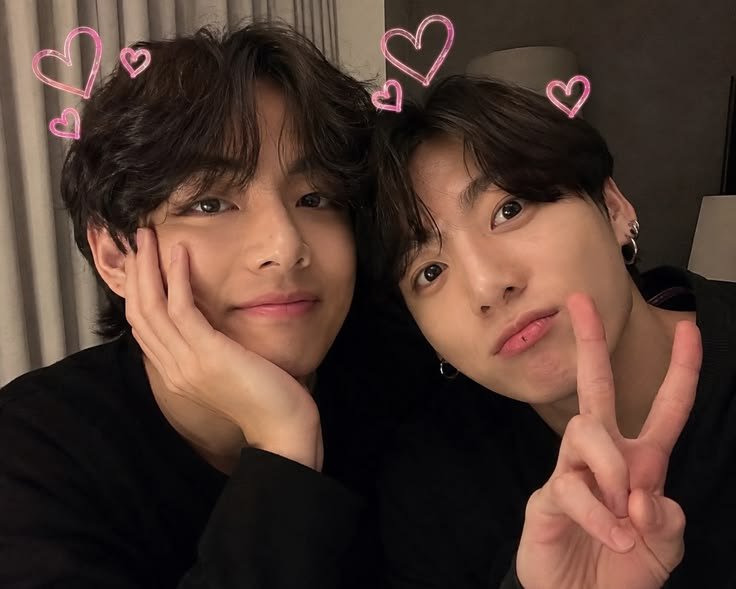 jjkxcll's tweet photo. Yk how lovely my days sound with you? i feel alive with u and empty without you....there is NO ME WITHOUT YOU https://t.co/OCF6Yvwkmo