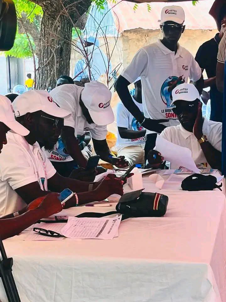 SonkoDiego74900's tweet photo. Anna Macky mu ndaw 🇸🇳| NDIAGANIAO | Journée de lancement de vente des Cartes de membre Pastef Les Patriotes.✌🏾🥳

On arrête pas la mer avec ses bras.💪🏾
L’élan se poursuit…

#Sénégal #Pastef #Mbour #Ndiaganiao https://t.co/7G8V4UqyJf