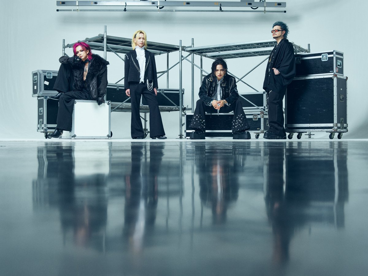 DEZERT_OFFICIAL's tweet photo. 【MEDIA】

BARKS(@barks_news )にて
メンバー全員インタビュー公開！

―DEZERT、結成15周年とバンド初の試み『Alternate4』を語る「どう音楽と向き合うか、今からをどう生きていくか」

▼インタビュー記事はこちら✍️
https://t.co/WBYw8du9Sc https://t.co/EPvPkcwpj3