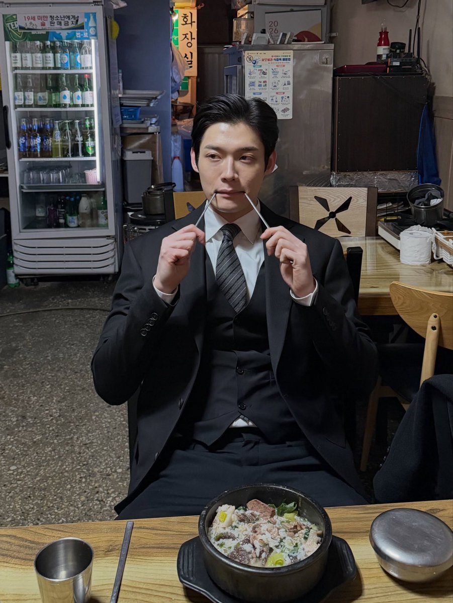 gppfll's tweet photo. 암 생각 없이 붙여놨는데 아고물 됨... https://t.co/A2ZTrLm2Sf