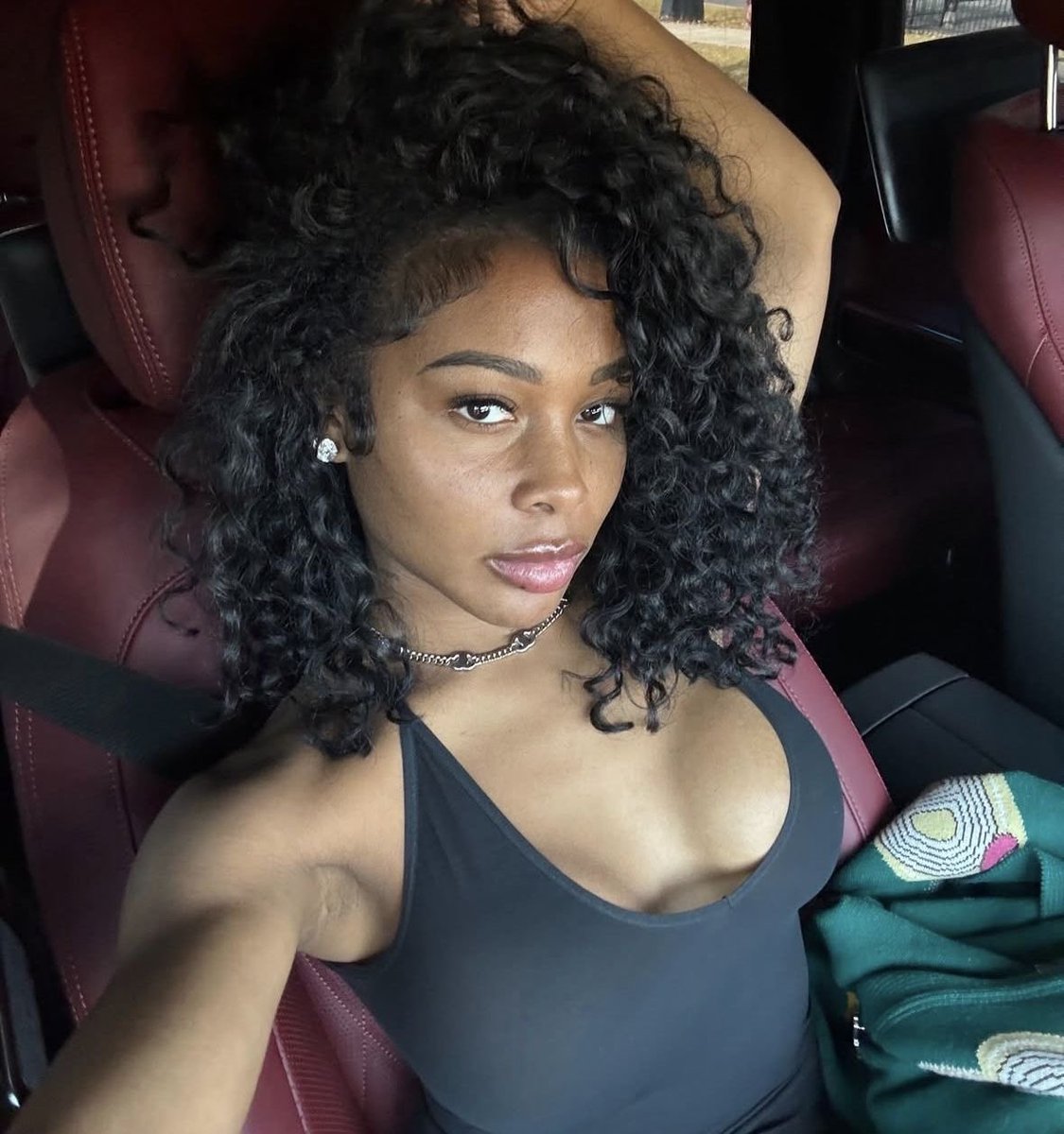 thurlhottie's tweet photo. https://t.co/OrBLhcoYAn